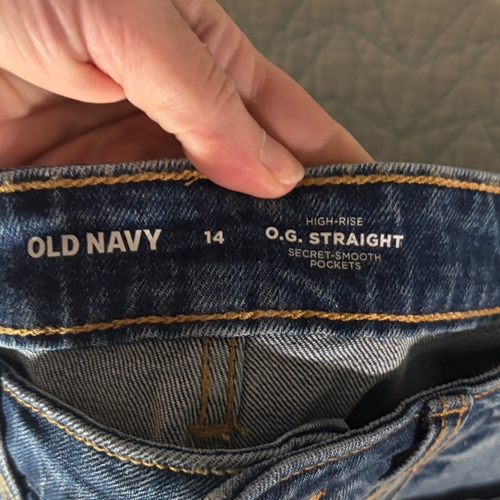 Old Navy Dark Blue Denim Jean Shorts - Picture 2 of 6